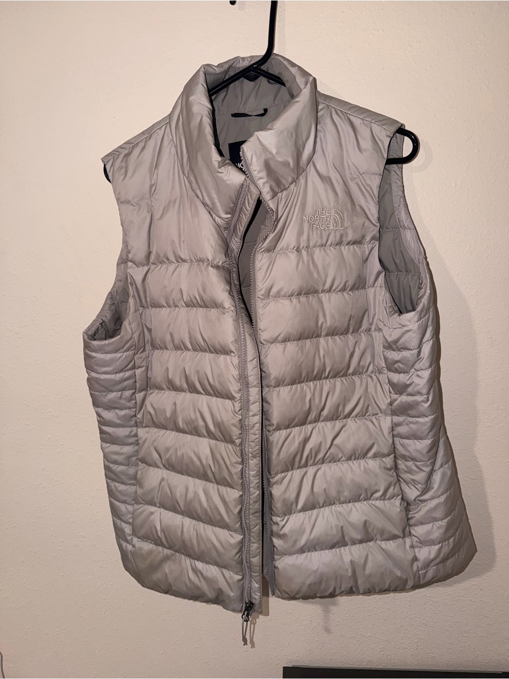 The North Face Silver Quilted Puffer Vest - Picture 2 of 5
